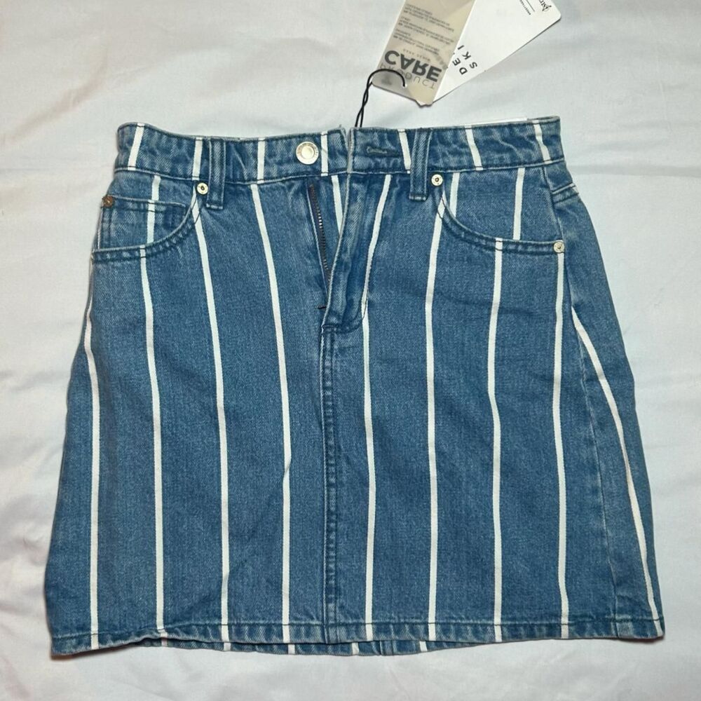 Stradivarius Women's Blue and Navy Skirt - Picture 1 of 4